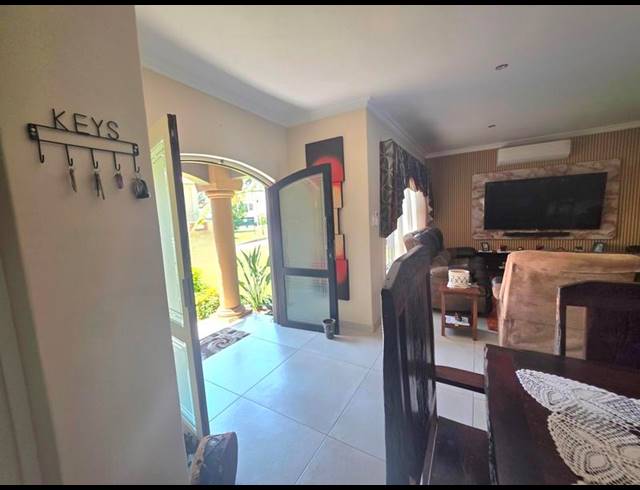 2 BEDROOM HOUSE FOR SALE IN PARKRAND